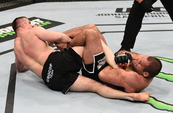 Imagens da revanche histrica entre Cro Cop e Napo, vencida pelo croata por nocaute tcnico no terceiro round