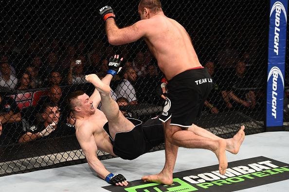 Imagens da revanche histrica entre Cro Cop e Napo, vencida pelo croata por nocaute tcnico no terceiro round