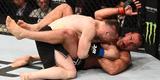 Imagens da revanche histrica entre Cro Cop e Napo, vencida pelo croata por nocaute tcnico no terceiro round