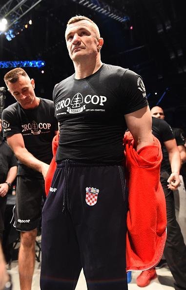 Imagens da revanche histrica entre Cro Cop e Napo, vencida pelo croata por nocaute tcnico no terceiro round