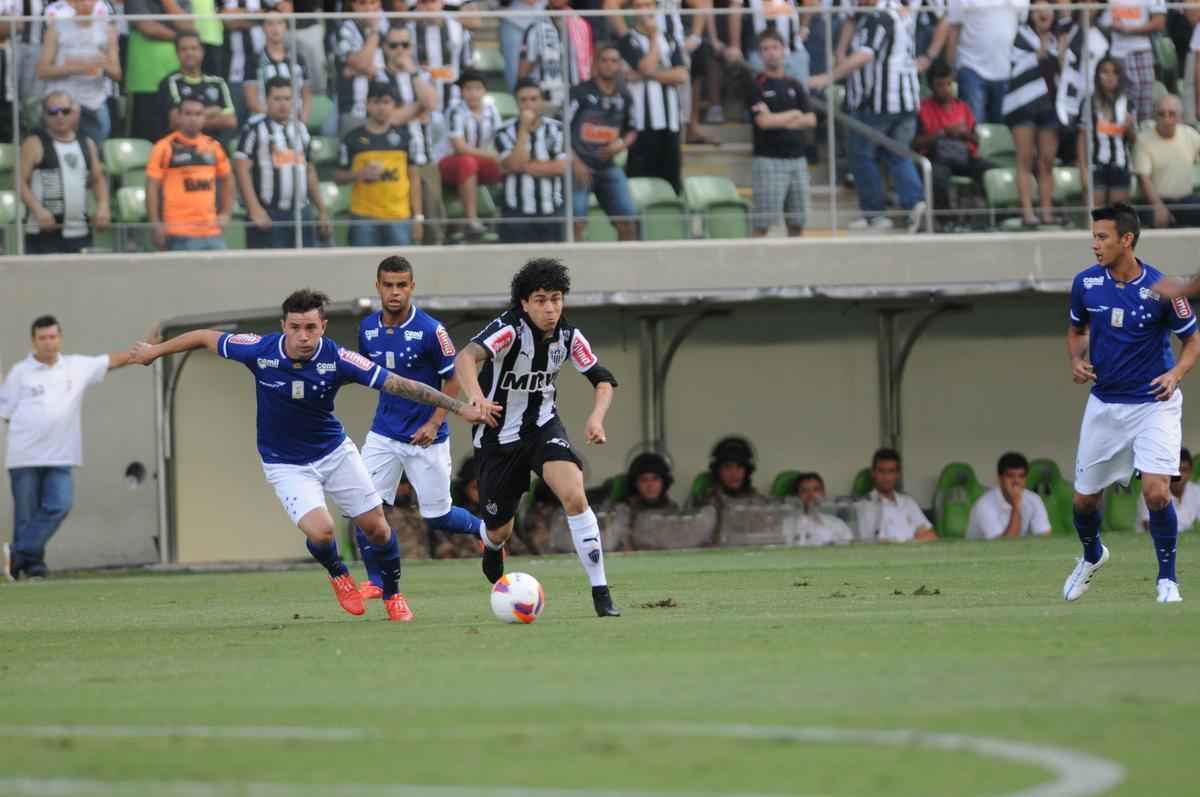 Imagens do clssico entre Atltico e Cruzeiro no Independncia. Partida  a primeira da semifinal do Campeonato Mineiro
