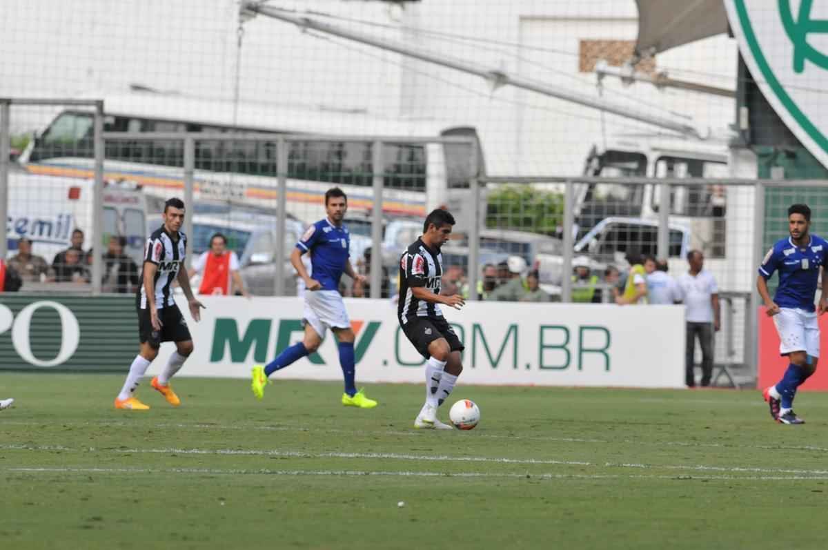 Imagens do clssico entre Atltico e Cruzeiro no Independncia. Partida  a primeira da semifinal do Campeonato Mineiro