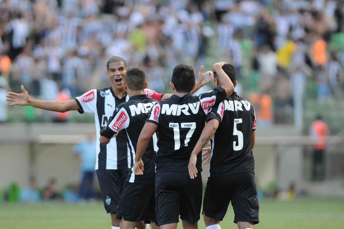 Imagens do clssico entre Atltico e Cruzeiro no Independncia. Partida  a primeira da semifinal do Campeonato Mineiro