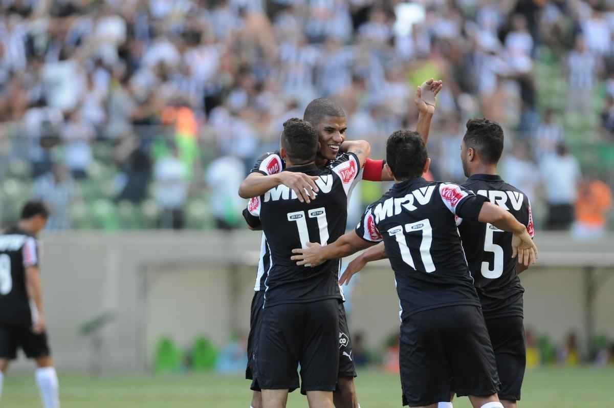 Imagens do clssico entre Atltico e Cruzeiro no Independncia. Partida  a primeira da semifinal do Campeonato Mineiro