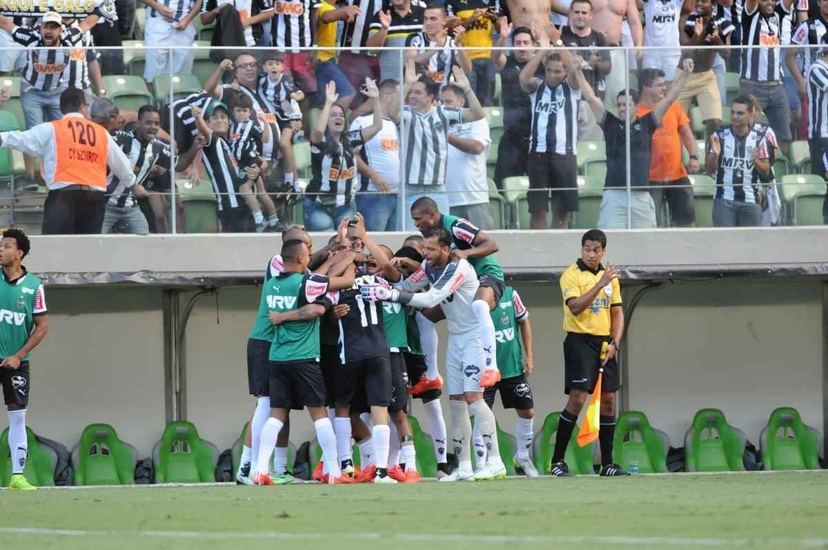Imagens do clssico entre Atltico e Cruzeiro no Independncia. Partida  a primeira da semifinal do Campeonato Mineiro