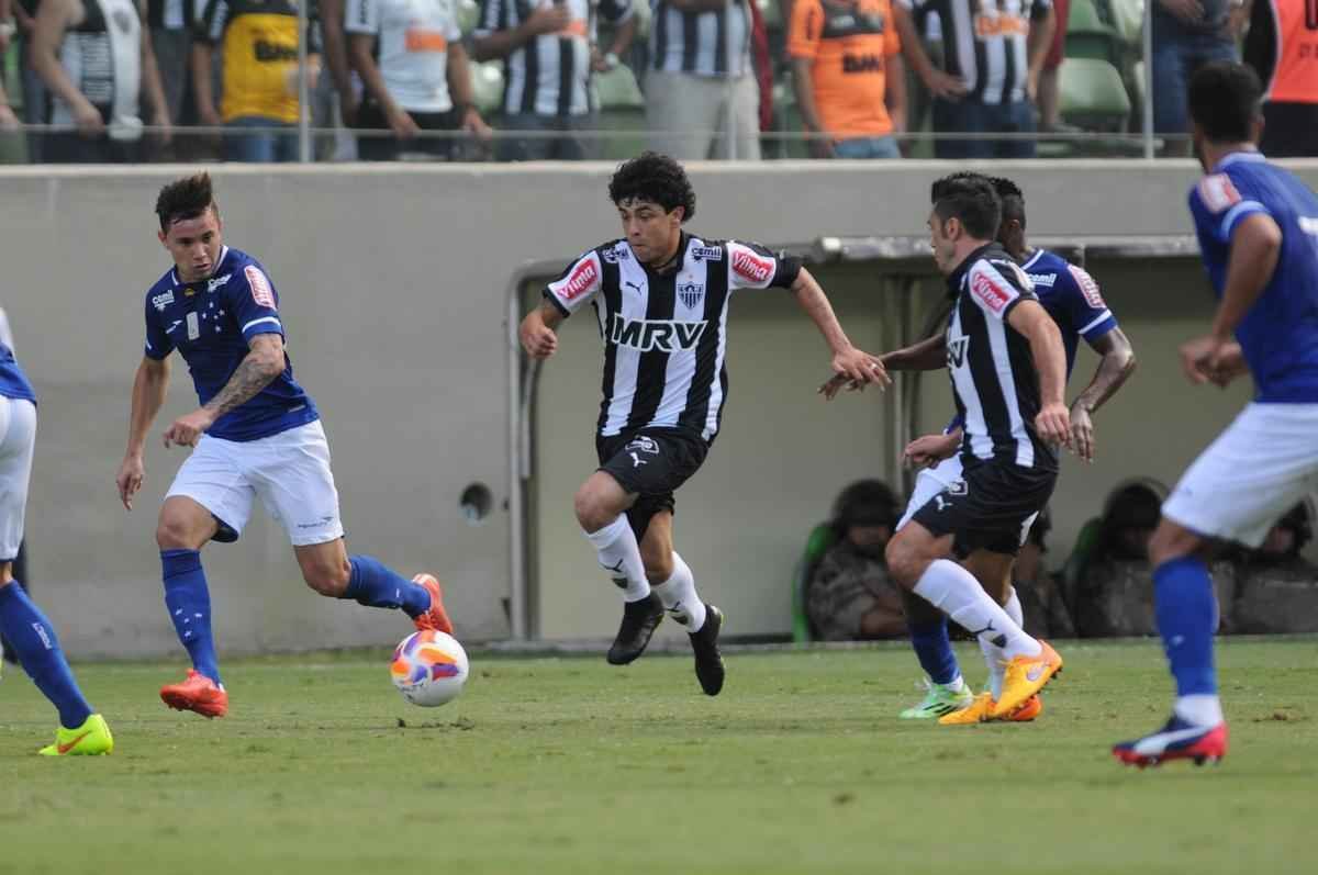 Imagens do clssico entre Atltico e Cruzeiro no Independncia. Partida  a primeira da semifinal do Campeonato Mineiro