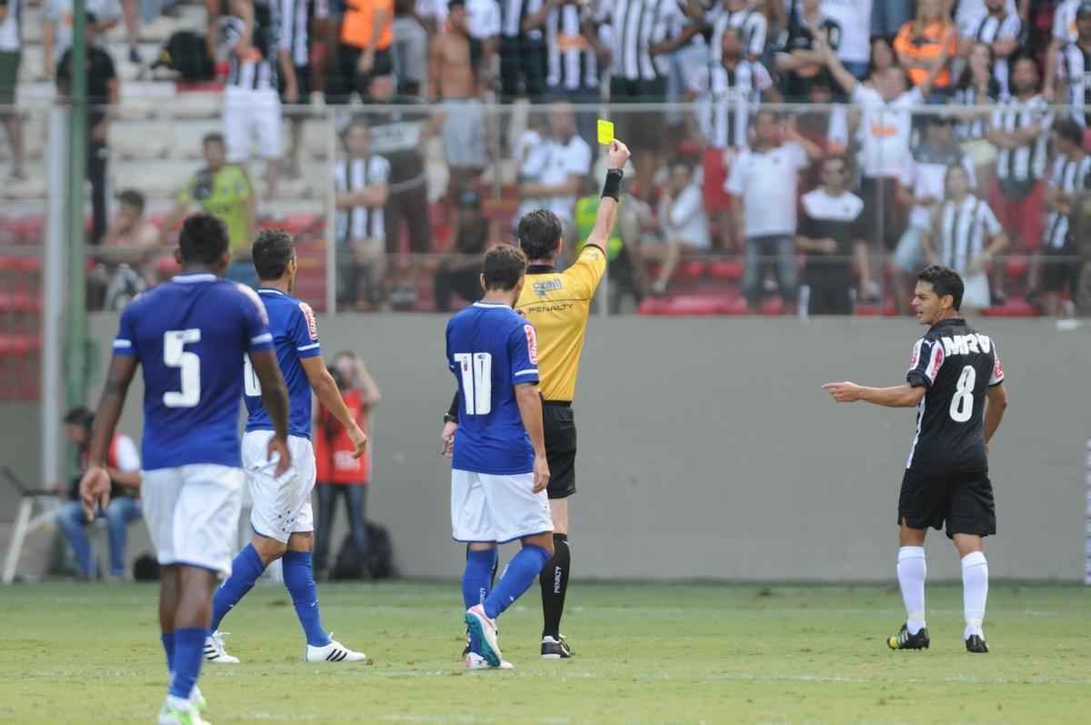 Imagens do clssico entre Atltico e Cruzeiro no Independncia. Partida  a primeira da semifinal do Campeonato Mineiro