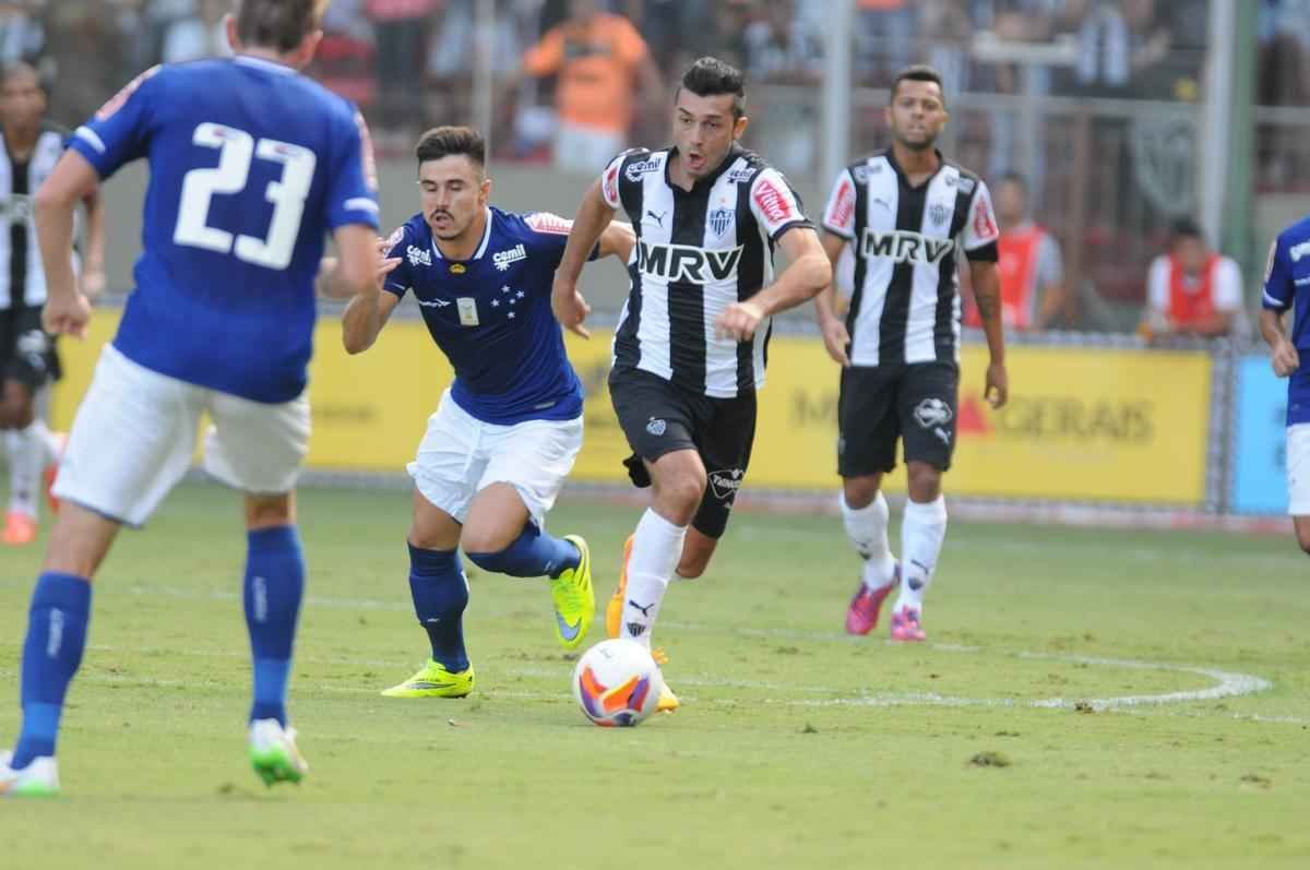 Imagens do clssico entre Atltico e Cruzeiro no Independncia. Partida  a primeira da semifinal do Campeonato Mineiro