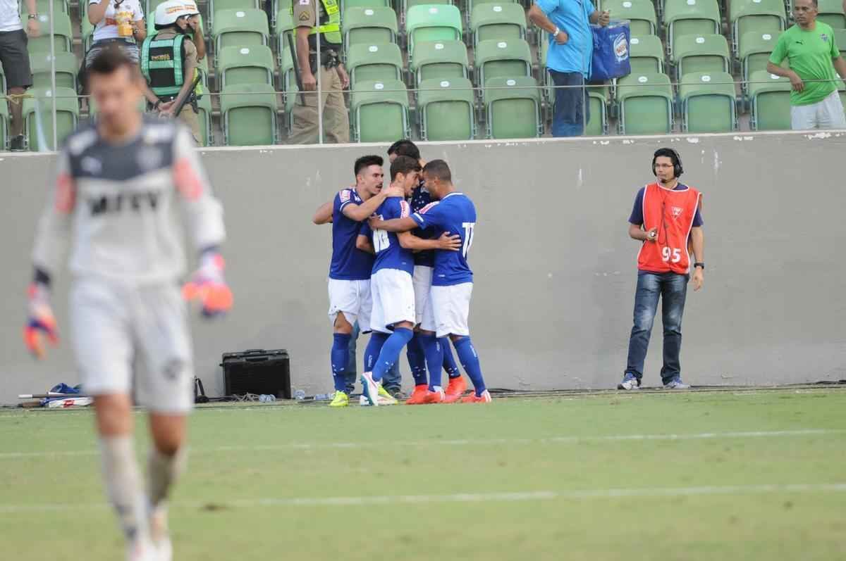 Imagens do clssico entre Atltico e Cruzeiro no Independncia. Partida  a primeira da semifinal do Campeonato Mineiro