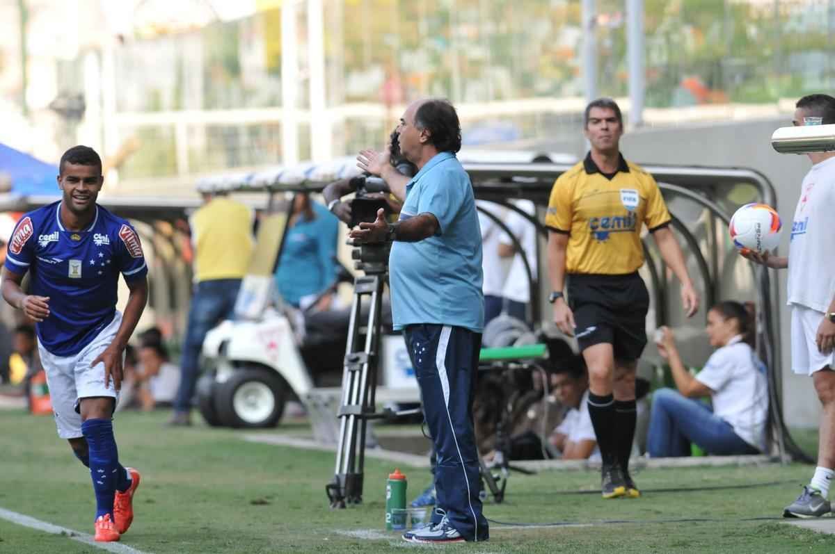 Imagens do clssico entre Atltico e Cruzeiro no Independncia. Partida  a primeira da semifinal do Campeonato Mineiro