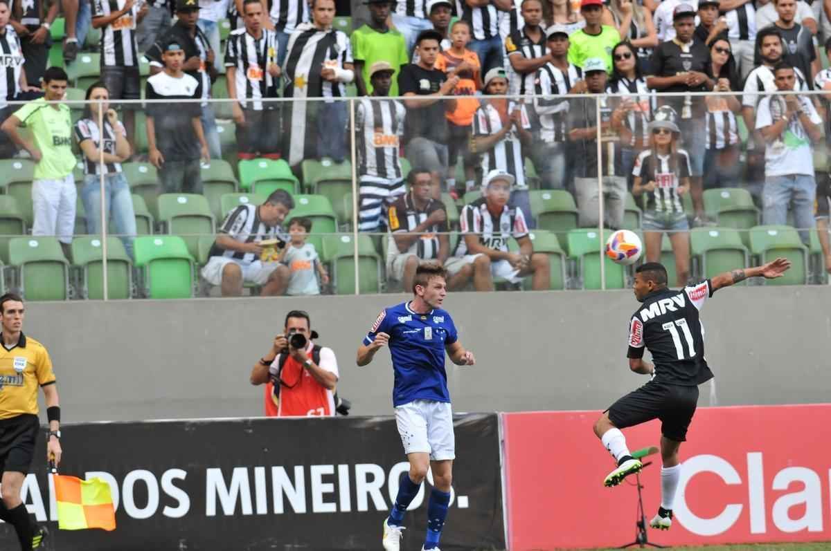 Imagens do clssico entre Atltico e Cruzeiro no Independncia. Partida  a primeira da semifinal do Campeonato Mineiro