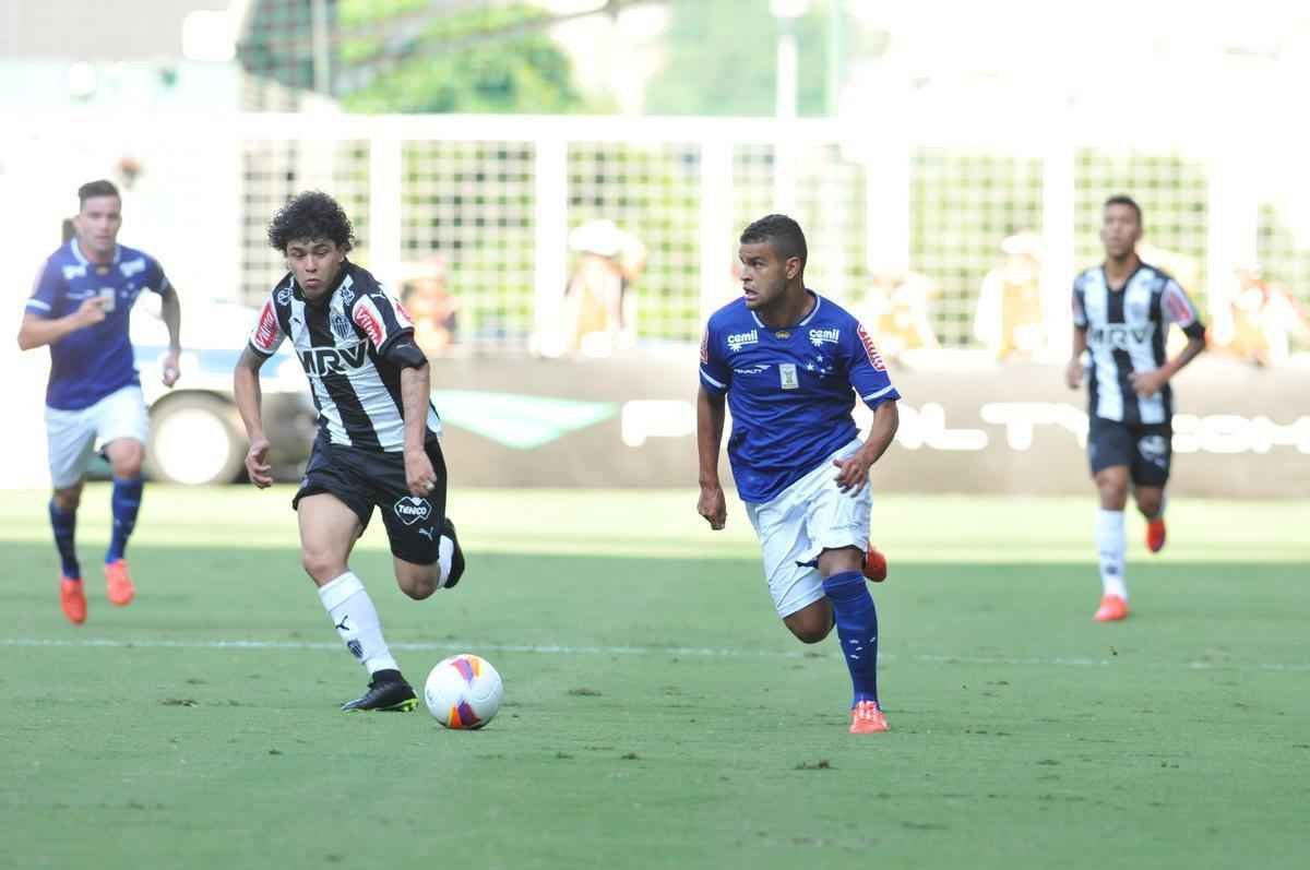 Imagens do clssico entre Atltico e Cruzeiro no Independncia. Partida  a primeira da semifinal do Campeonato Mineiro