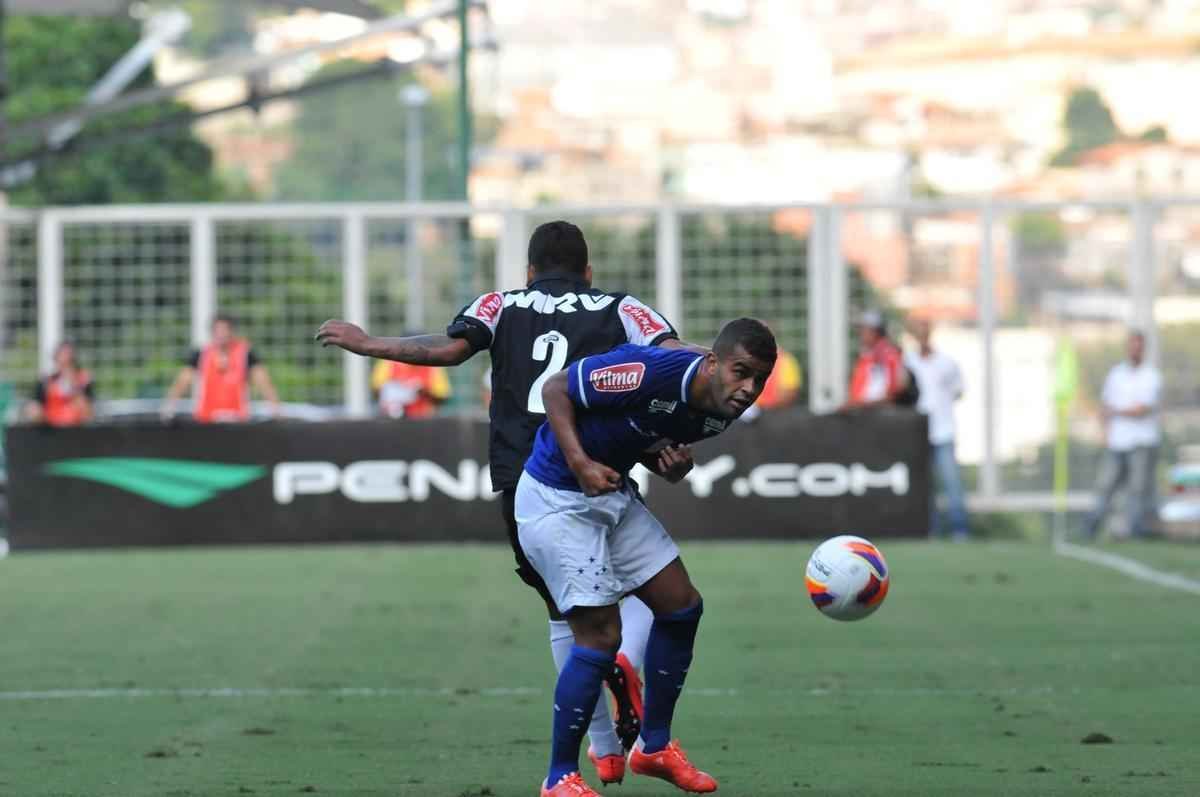Imagens do clssico entre Atltico e Cruzeiro no Independncia. Partida  a primeira da semifinal do Campeonato Mineiro