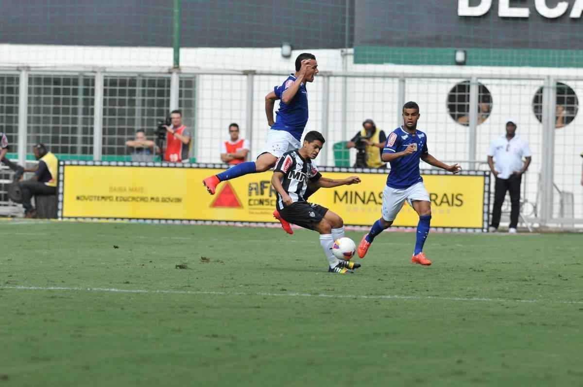 Imagens do clssico entre Atltico e Cruzeiro no Independncia. Partida  a primeira da semifinal do Campeonato Mineiro