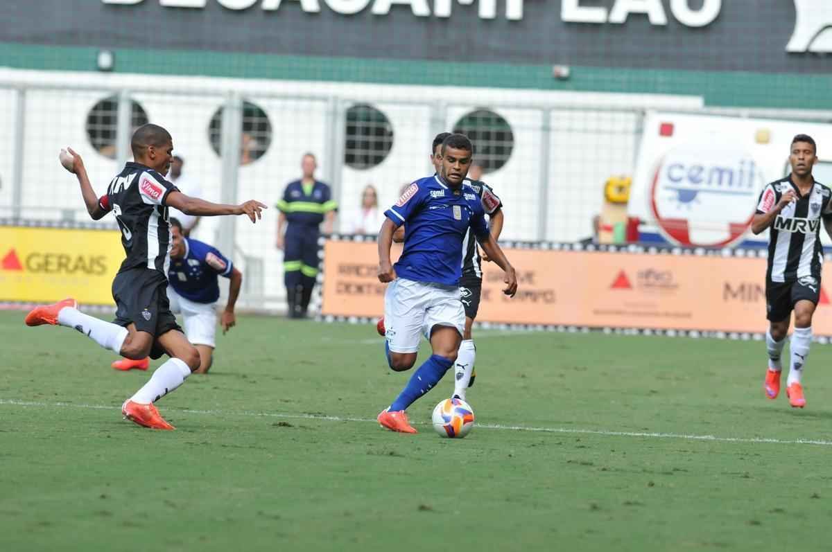 Imagens do clssico entre Atltico e Cruzeiro no Independncia. Partida  a primeira da semifinal do Campeonato Mineiro