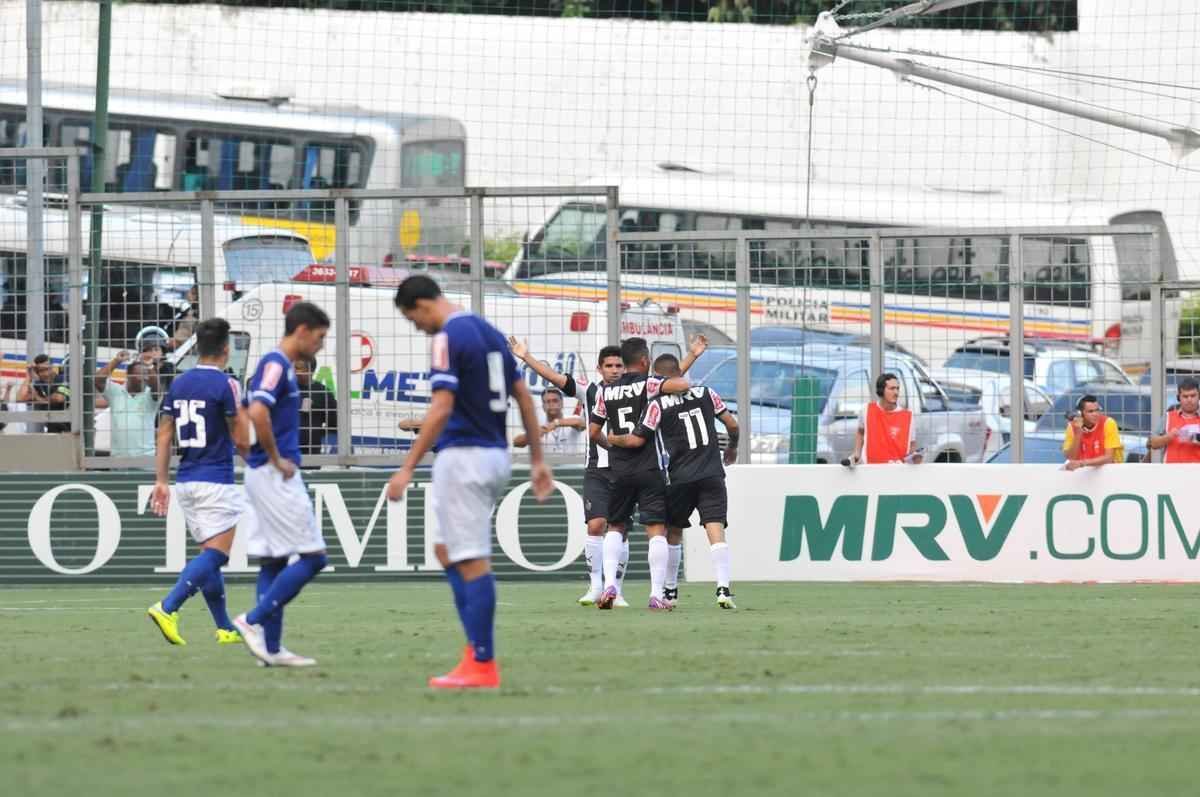 Imagens do clssico entre Atltico e Cruzeiro no Independncia. Partida  a primeira da semifinal do Campeonato Mineiro