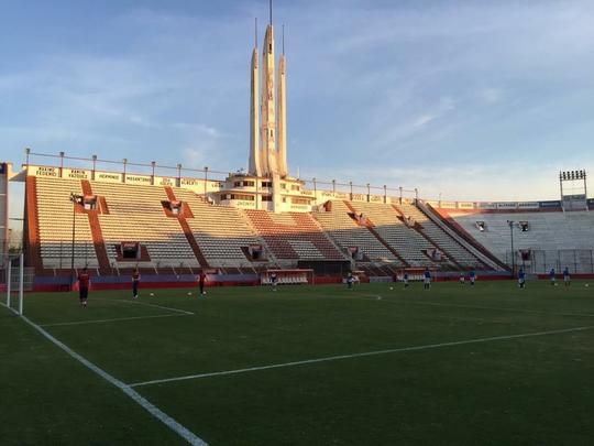 Com atividade no estdio El Palacio, Cruzeiro se prepara para enfrentar o Huracn, pela Copa Libertadores
