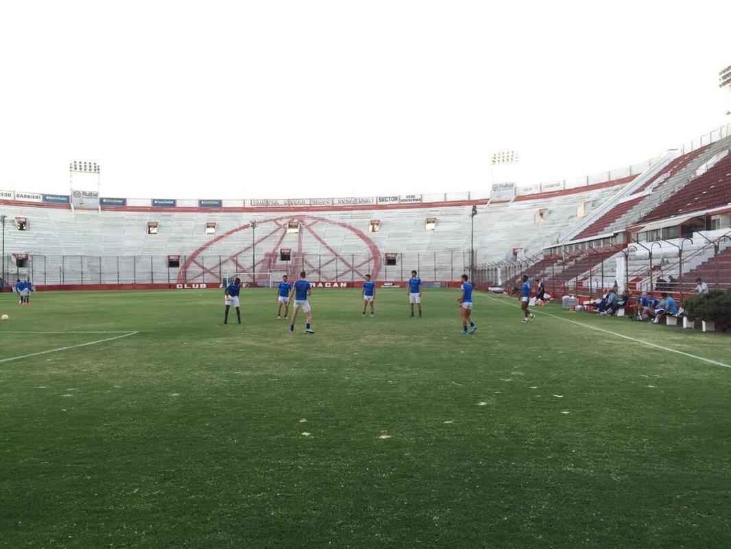 Com atividade no estdio El Palacio, Cruzeiro se prepara para enfrentar o Huracn, pela Copa Libertadores