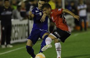 Imagens do duelo entre Huracn e Cruzeiro, em Buenos Aires, pela Copa Libertadores