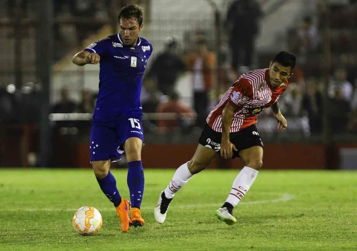 Willian Faras durante o jogo contra o Huracn pela Libertadores