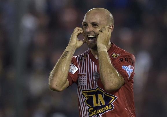 Imagens do duelo entre Huracán e Cruzeiro, em Buenos Aires, pela Libertadores