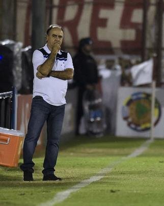 Imagens do duelo entre Huracán e Cruzeiro, em Buenos Aires, pela Libertadores