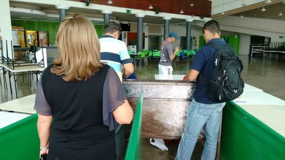 Torcida da Caldense comparece em bom nmero s bilheterias