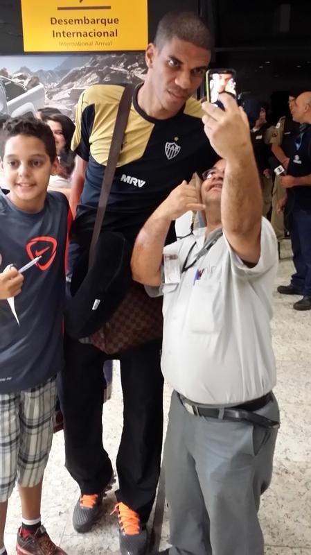 Jogadores chegaram em Confins e foram direto para a Cidade do Galo