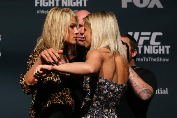 Imagens do Media Day do UFC on Fox 15 - As musas Felice Herig e Paige VanZant