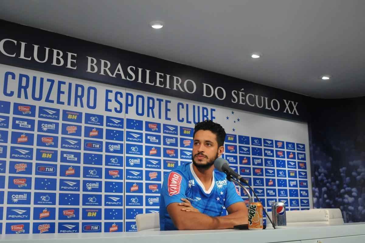 Somente os jogadores que no atuaram contra o Huracn foram a campo nesta quinta