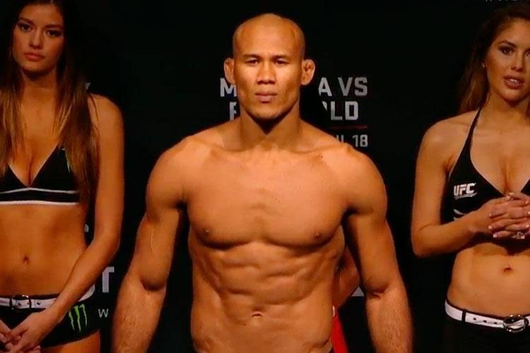 Imagens das encaradas e dos bastidores da pesagem do UFC em Newark - Jacar na balana