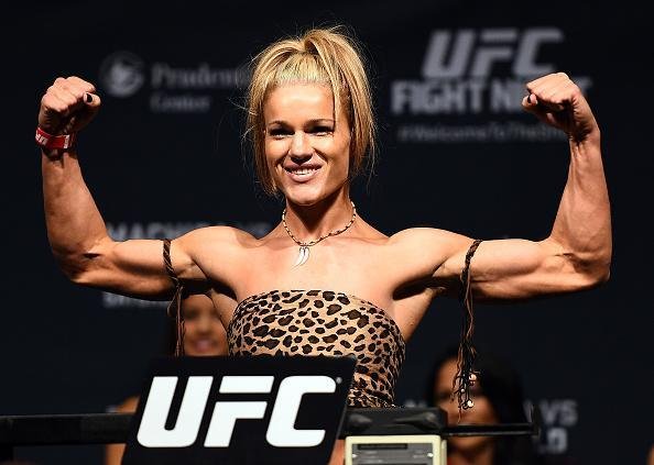 Imagens das encaradas e dos bastidores da pesagem do UFC em Newark - Felice Herig como 'pedrita'