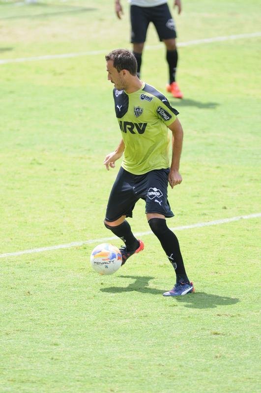 Atacante Thiago Ribeiro