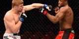 Imagens das lutas e dos bastidores do UFC on FOX 15, em Newark - Chris Dempsey (bermuda branca) venceu Eddie Gordon por deciso dividida 