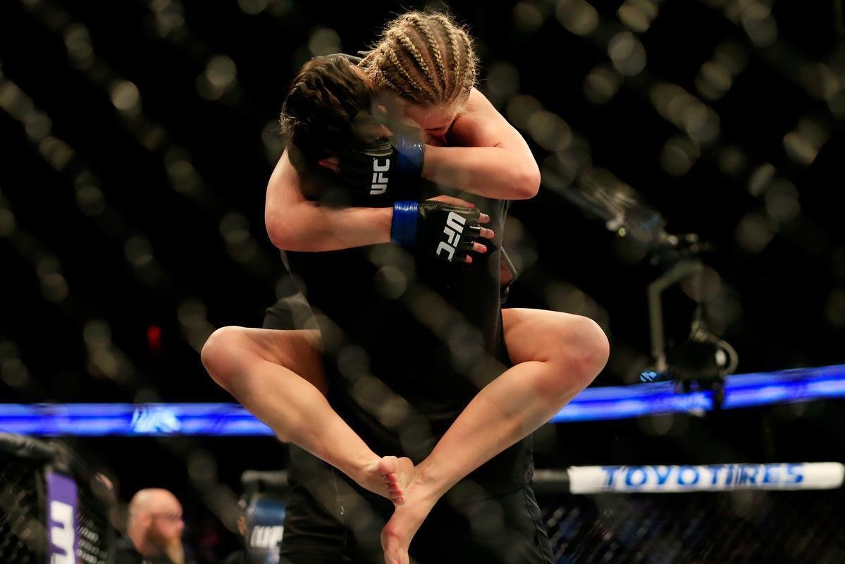 Imagens das lutas e dos bastidores do UFC on FOX 15, em Newark - Paige VanZant venceu Felice Herrig por deciso unnime 