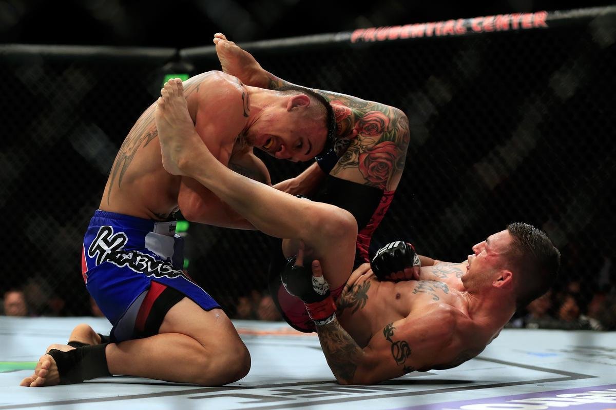 Imagens das lutas e dos bastidores do UFC on FOX 15, em Newark - Max Holloway venceu Cub Swanson por finalizao a 3min58seg do terceiro round