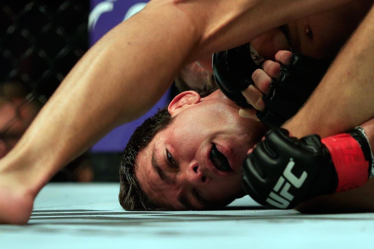 Imagens das lutas e dos bastidores do UFC on FOX 15, em Newark - Luke Rockhold venceu Lyoto Machida por finalizao a 2m31s do segundo round