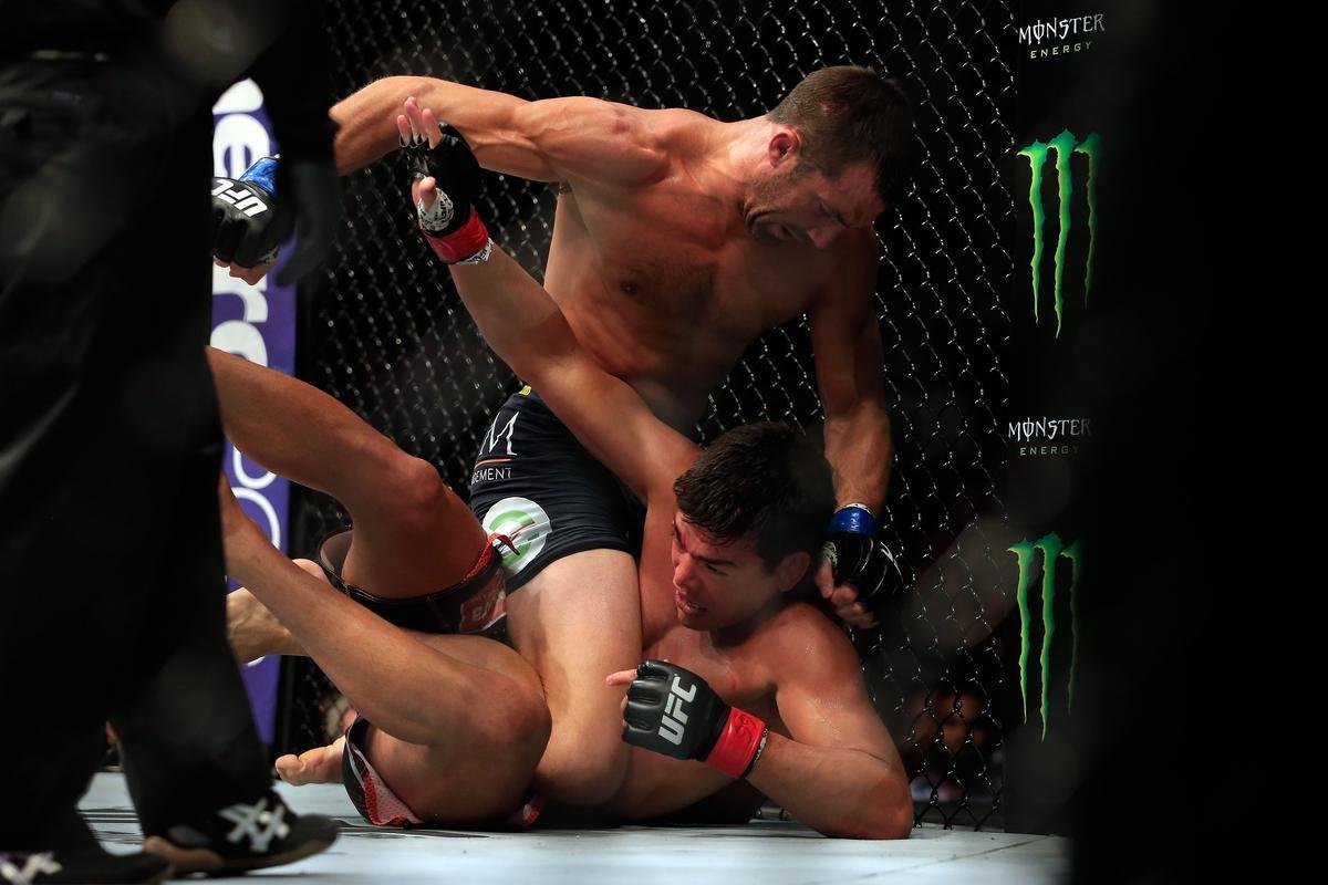 Imagens das lutas e dos bastidores do UFC on FOX 15, em Newark - Luke Rockhold venceu Lyoto Machida por finalizao a 2m31s do segundo round