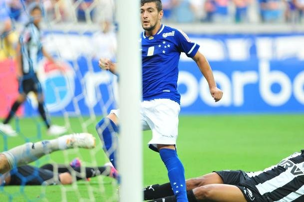 Imagens exclusivas do clssico entre Cruzeiro e Atltico, no Mineiro, pela semifinal do Campeonato Mineiro