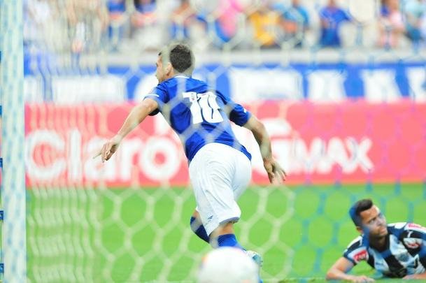 Imagens exclusivas do clssico entre Cruzeiro e Atltico, no Mineiro, pela semifinal do Campeonato Mineiro