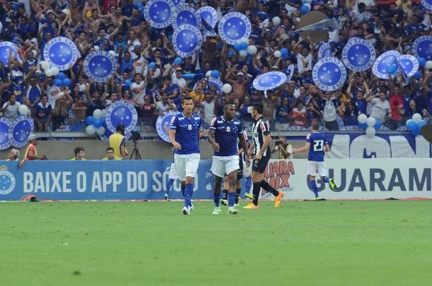Imagens exclusivas do clssico entre Cruzeiro e Atltico, no Mineiro, pela semifinal do Campeonato Mineiro