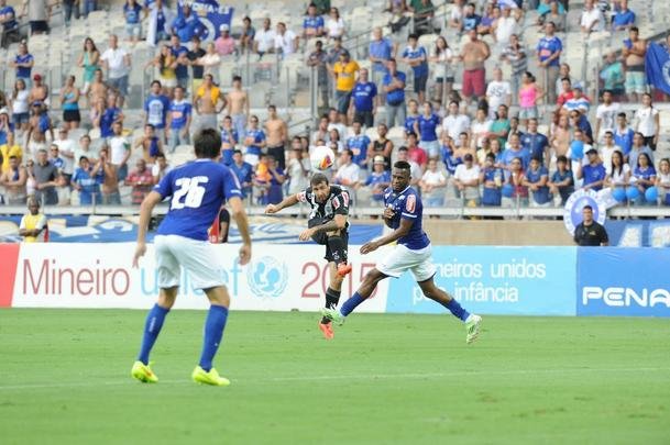 Imagens exclusivas do clssico entre Cruzeiro e Atltico, no Mineiro, pela semifinal do Campeonato Mineiro