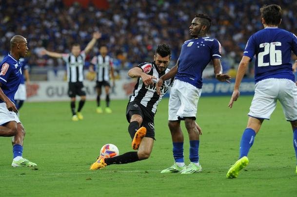 Imagens exclusivas do clssico entre Cruzeiro e Atltico, no Mineiro, pela semifinal do Campeonato Mineiro