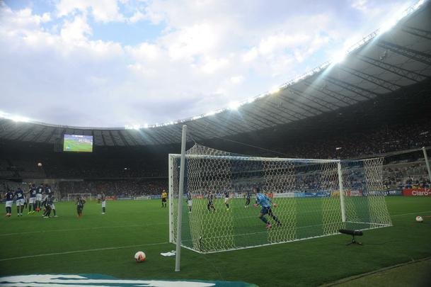 Imagens exclusivas do clssico entre Cruzeiro e Atltico, no Mineiro, pela semifinal do Campeonato Mineiro