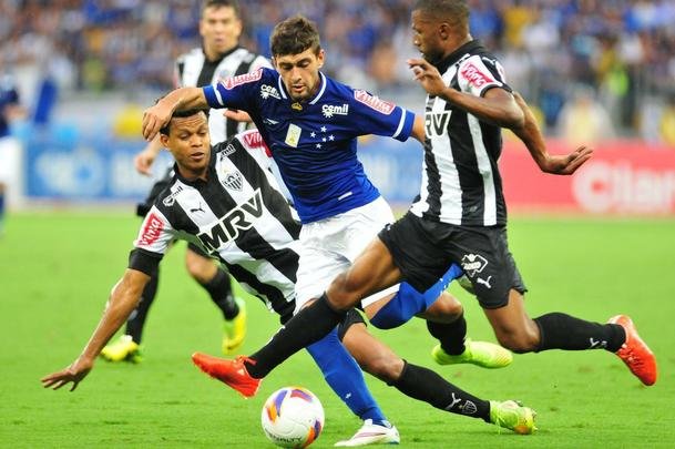 Imagens exclusivas do clssico entre Cruzeiro e Atltico, no Mineiro, pela semifinal do Campeonato Mineiro