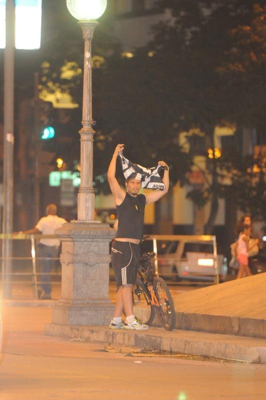 Classificao  final do Mineiro rendeu festa discreta dos atleticanos nas ruas de Belo Horizonte. Foco tambm na Libertadores, torneio pelo qual Cruzeiro e Atltico jogaro no meio de semana