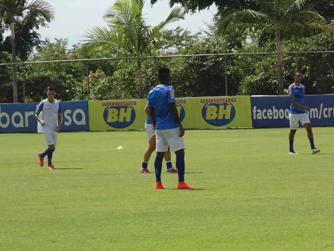 Fotos do ltimo treino do Cruzeiro antes da partida contra o Universitario, no Mineiro, pela fase de grupos da Copa Libertadores