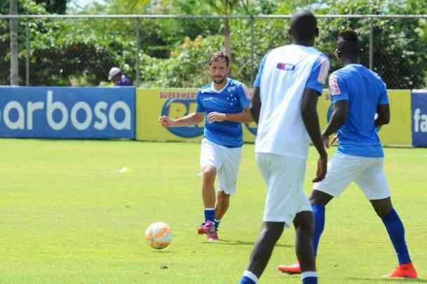 Fotos do ltimo treino do Cruzeiro antes da partida contra o Universitario, no Mineiro, pela fase de grupos da Copa Libertadores