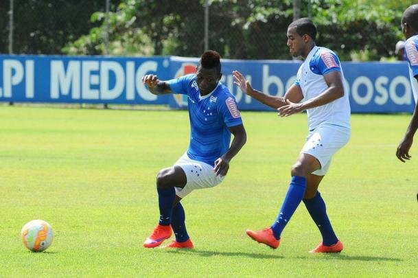 Fotos do ltimo treino do Cruzeiro antes da partida contra o Universitario, no Mineiro, pela fase de grupos da Copa Libertadores