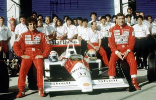 Cena do filme Senna - Ayrton Senna e Alain Prost com a equipe Honda / McLaren